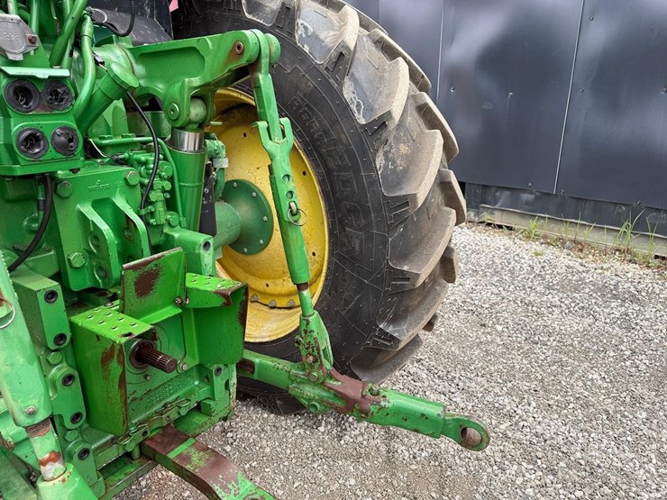 john-deere-7210-image-16