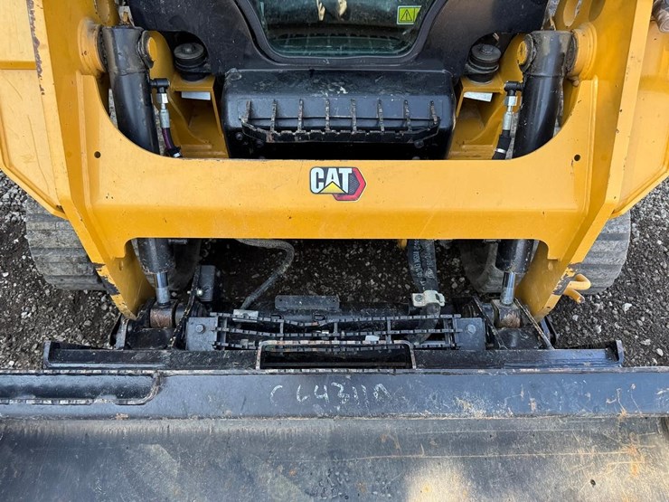 2020-caterpillar-249d3-image-11