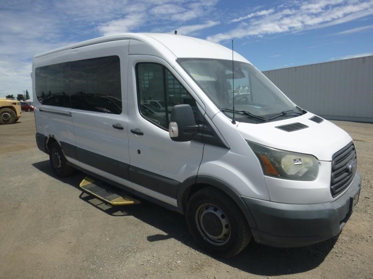 2017-ford-transit-image-2