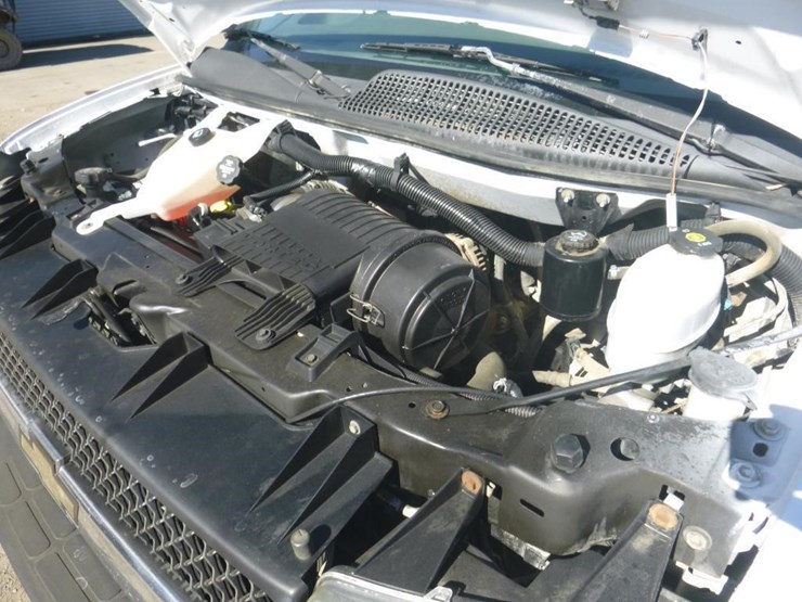 2013-chevrolet-express-3500-image-10
