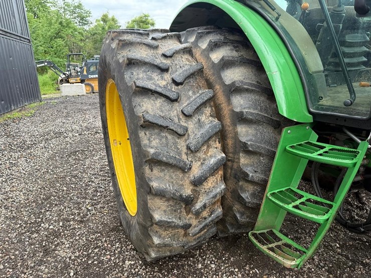 2012-john-deere-6115d-image-13
