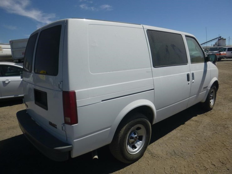 2001-gmc-safari-image-3