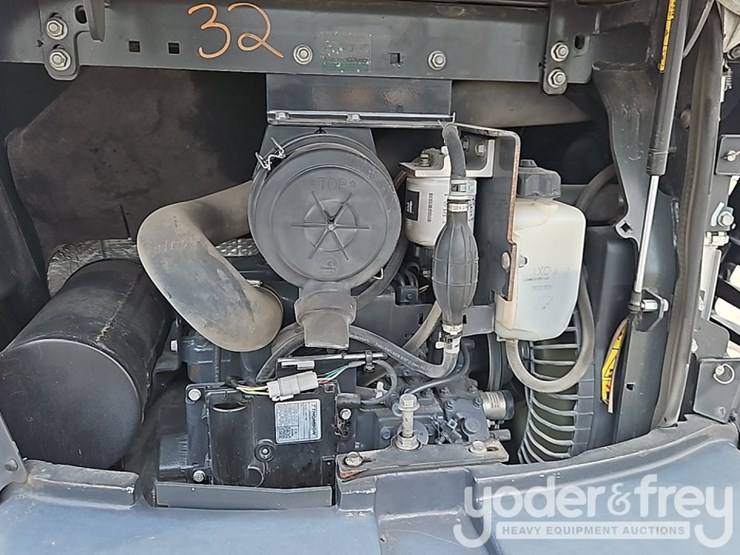 2022-bobcat-e32-image-32