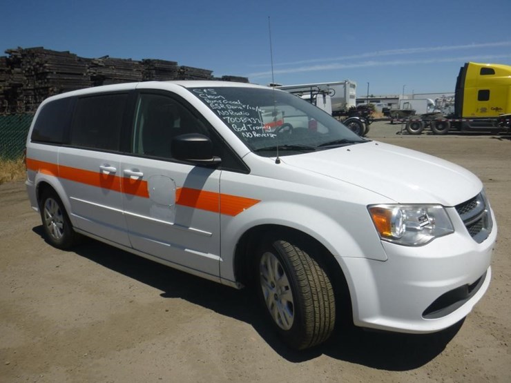 2014-dodge-grand-caravan-image-2