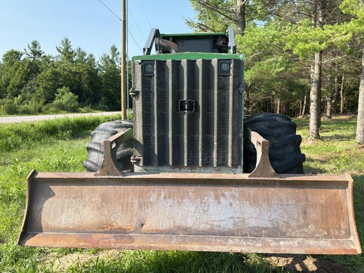 2015-deere-648l-image-8