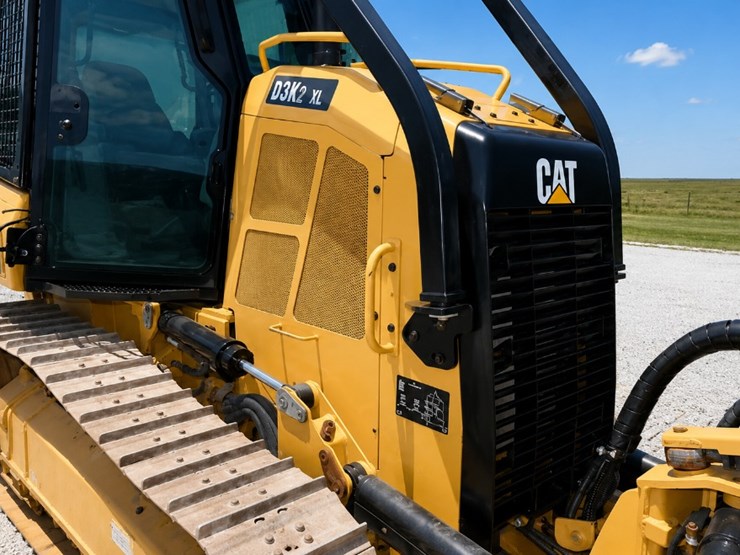 2020-caterpillar-d3k2-xl-image-4