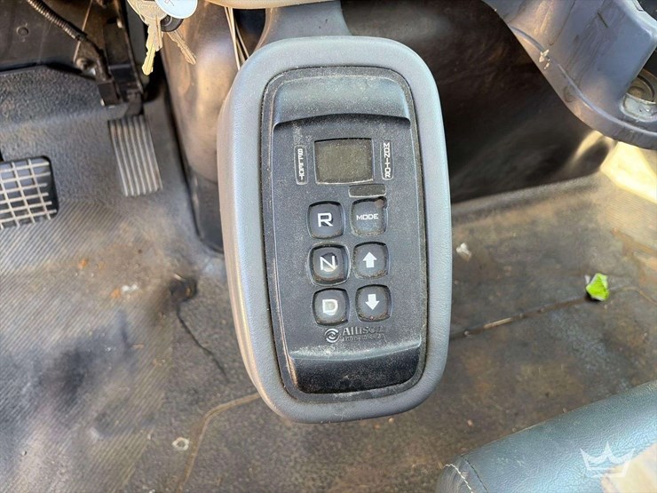 2012-international-durastar-4300-image-16
