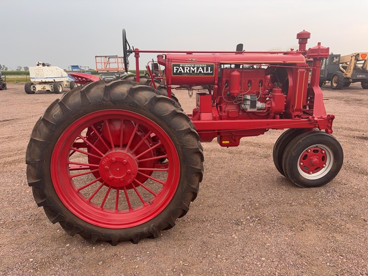1938-farmall-f20-tractor-image-3