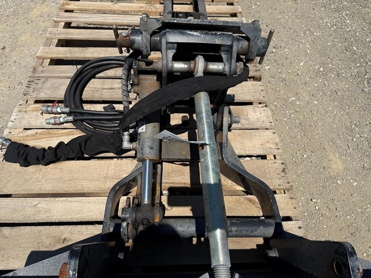 kubota-l4455a--4-pt-hitch-and-subframe-wh-auto-latch-uni-tach-image-11