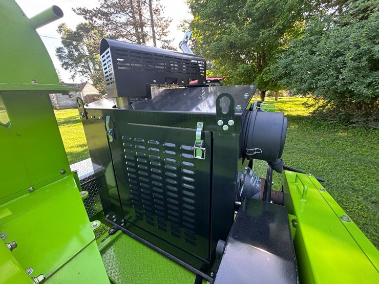 #157-•-2024-vortex-v12-31-towable-brush-chipper-image-43