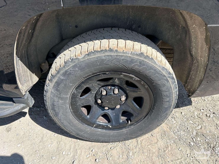 2019-chevrolet-tahoe-image-25