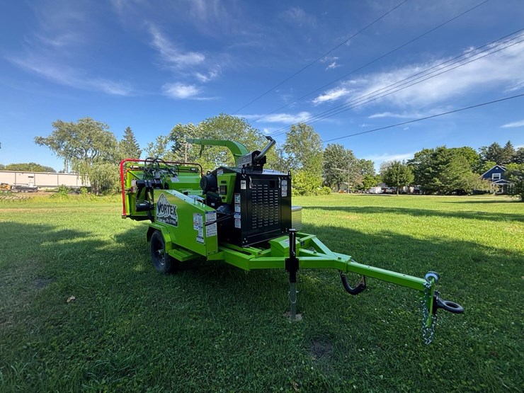 #157-•-2024-vortex-v12-31-towable-brush-chipper-image-20
