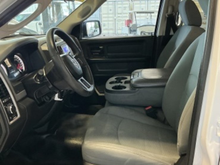2016-dodge-1500-image-22