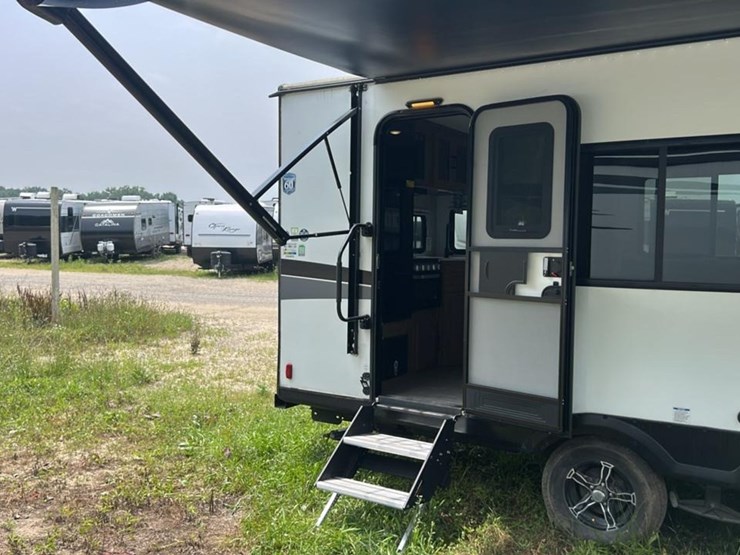 #143-•-2024-forest-river-coachmen-freedom-express-ultra-lite-246rks-camper-image-19