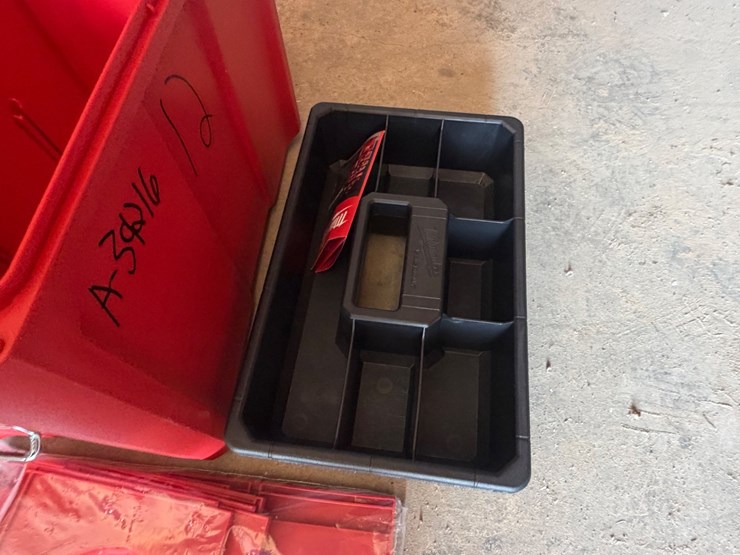 #12-•-milwaukee-packout-image-9