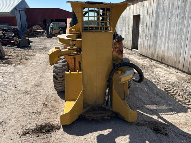 #102-•-2021-dfm-cfb-skid-steer-mount-feller-buncher-head-image-2
