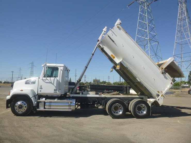 2019-western-star-4700sf-image-9
