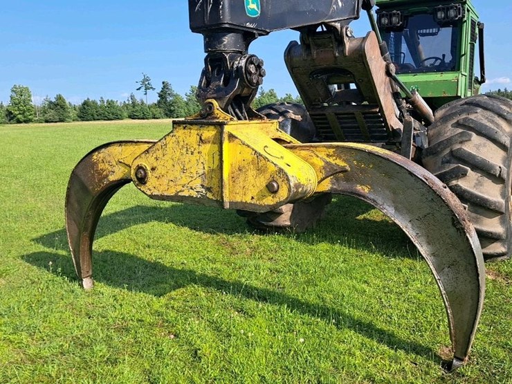 2008-deere-748h-image-28