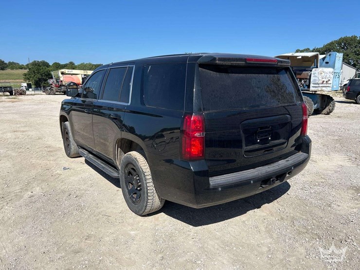 2019-chevrolet-tahoe-image-2