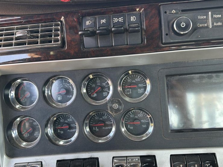 #127-•-2015-kenworth-log-truck-image-59
