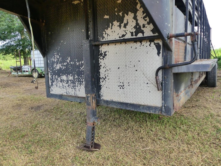 6'x24'-stock-gooseneck-trailer-image-10