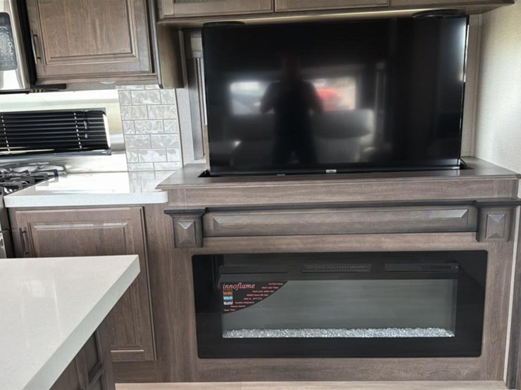 #138-•-2022-grand-design-solitude-345gk-camper-image-49