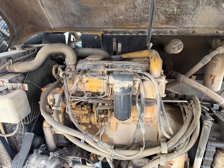 caterpillar-tl642-image-19