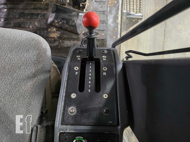 2011-deere-672g-image-21