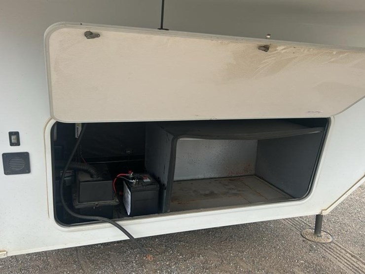 #138-•-2022-grand-design-solitude-345gk-camper-image-9