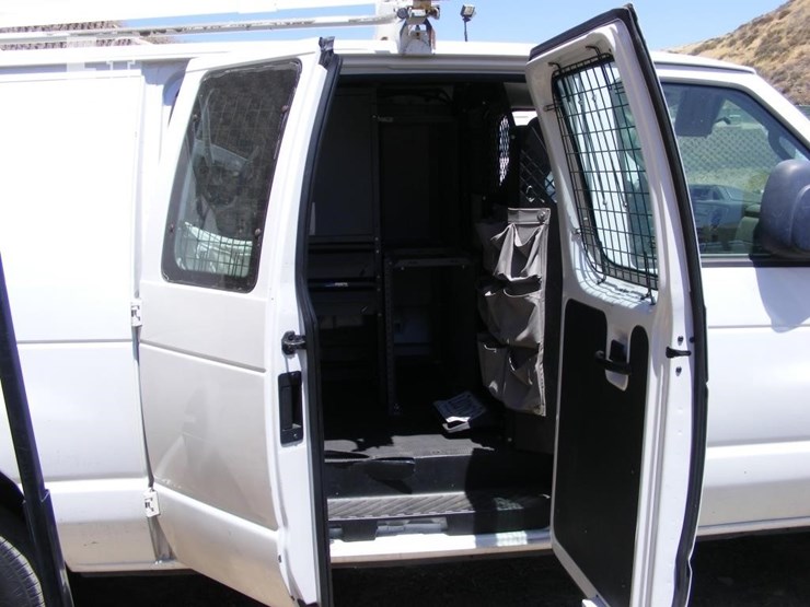 2010-ford-e250-image-13