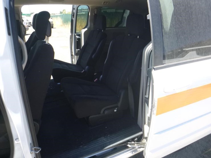 2014-dodge-grand-caravan-image-7
