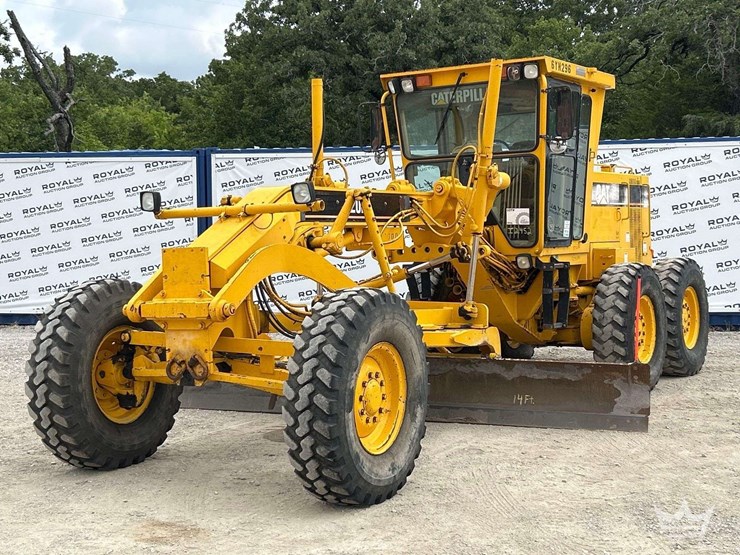 2002-caterpillar-120h-image-1