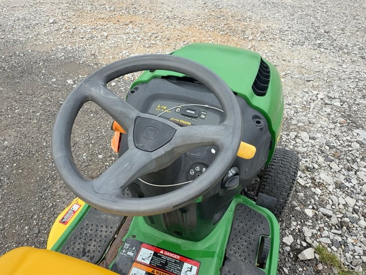 john-deere-l118-image-32