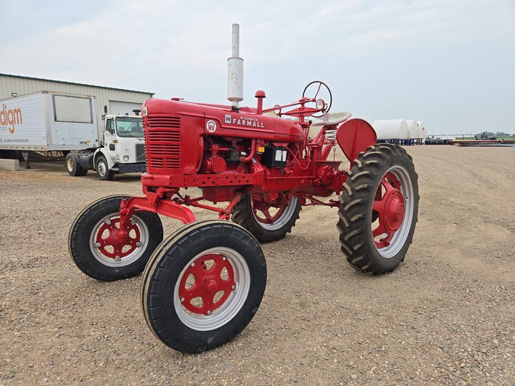 1939-farmall-super-hv-tractor-image-1