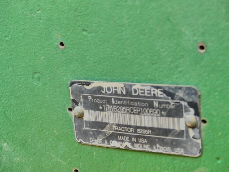 2015-john-deere-8295r-image-21