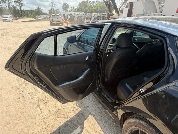 #83572-•-2013-kia-optima-image-21