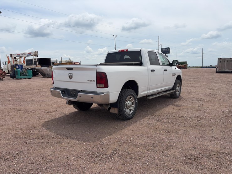2015-dodge-3500-image-4