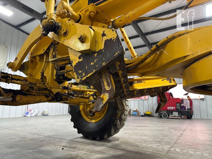 2004-caterpillar-120h-image-13