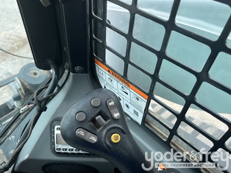 2022-bobcat-t870-image-38