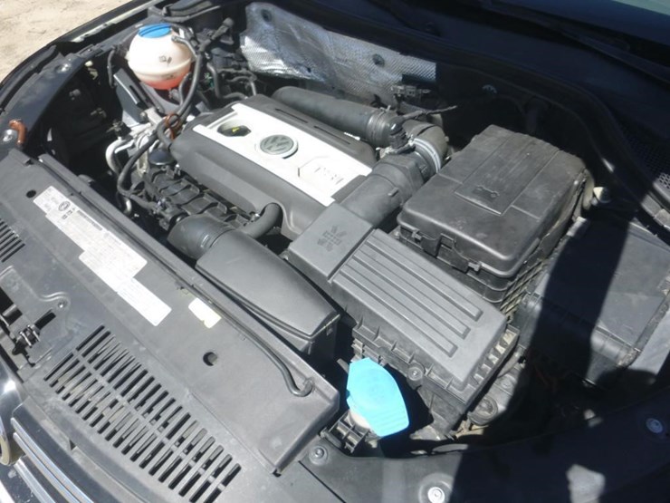 2012-volkswagen-tiguan-image-10
