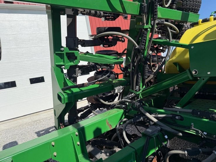 2015-john-deere-1990-image-36