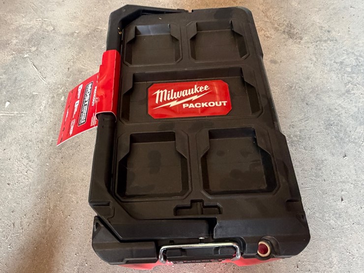 #12-•-milwaukee-packout-image-4