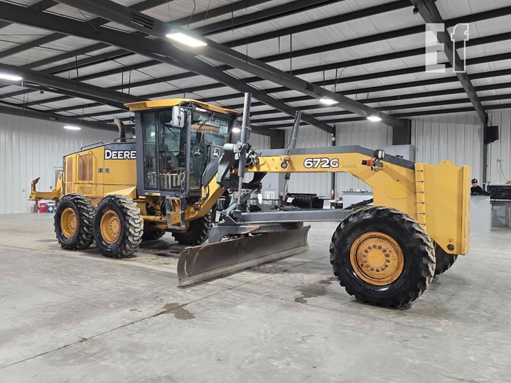 2011-deere-672g-image-2