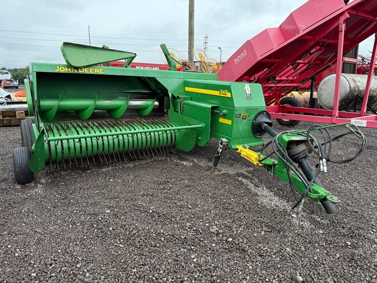 john-deere-348-image-1