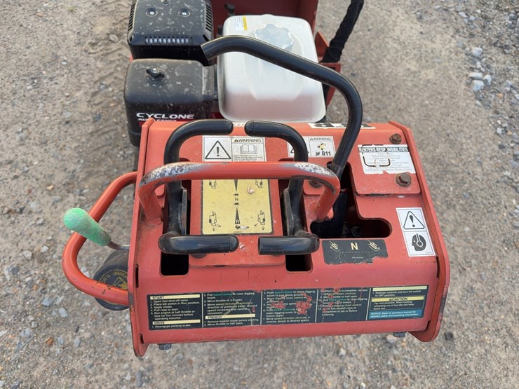 ditch-witch-c12-image-26