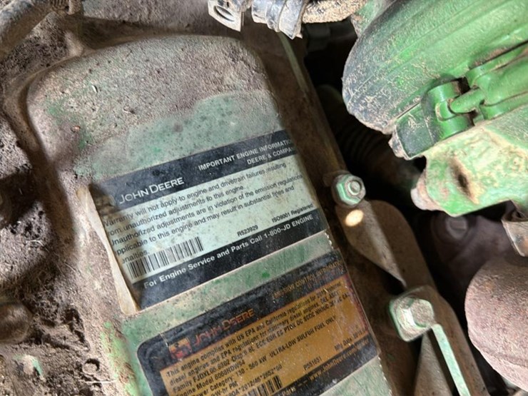 2015-deere-648l-image-41