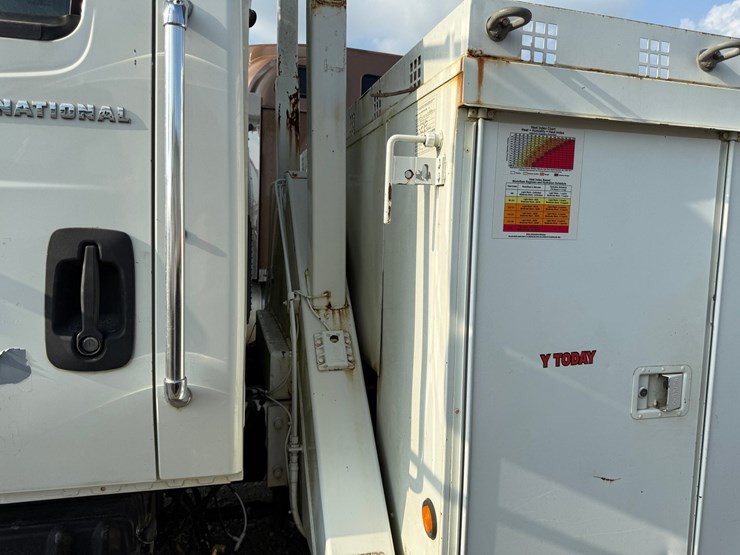 2007-international-durastar-4300-image-87