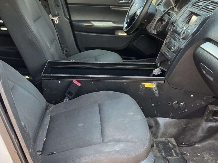 2018-ford-explorer-image-9