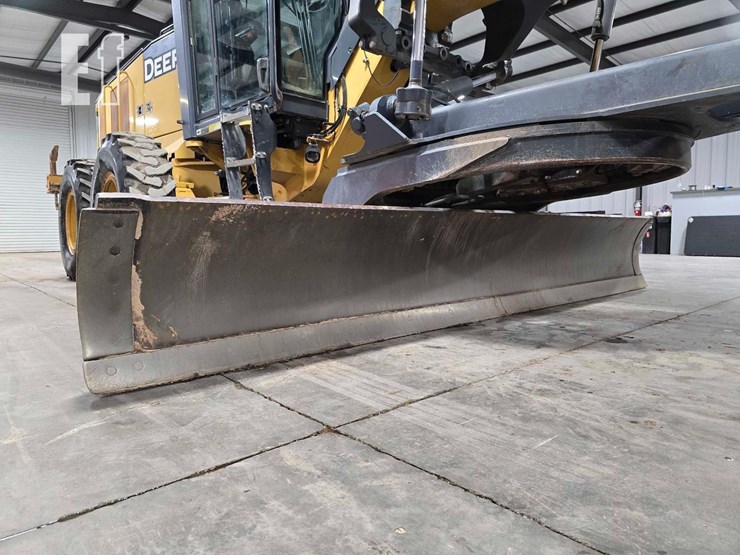 2011-deere-672g-image-10