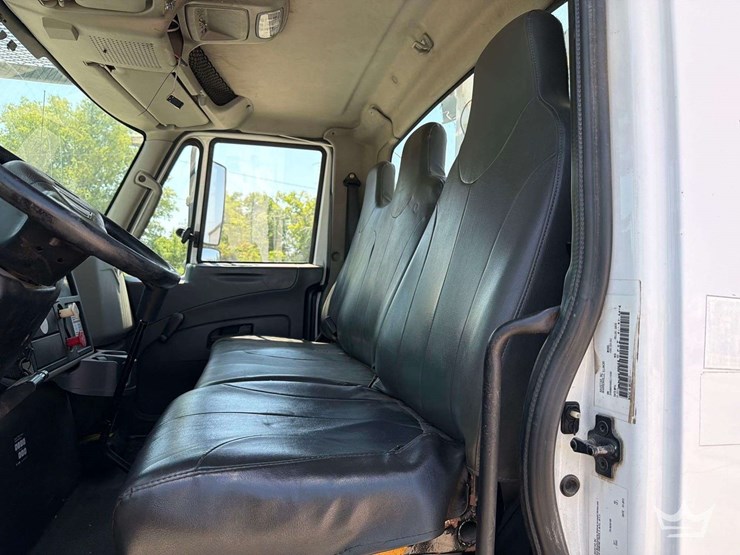 2013-international-durastar-4300-image-42